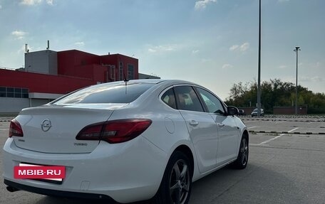 Opel Astra J, 2013 год, 790 000 рублей, 5 фотография