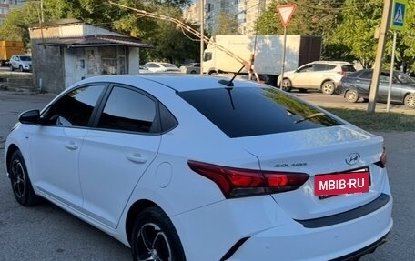 Hyundai Solaris II рестайлинг, 2021 год, 1 420 000 рублей, 3 фотография