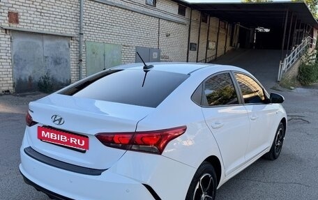 Hyundai Solaris II рестайлинг, 2021 год, 1 420 000 рублей, 4 фотография
