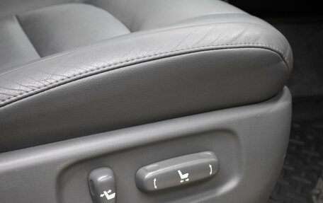 Toyota Land Cruiser 200, 2008 год, 2 799 000 рублей, 30 фотография