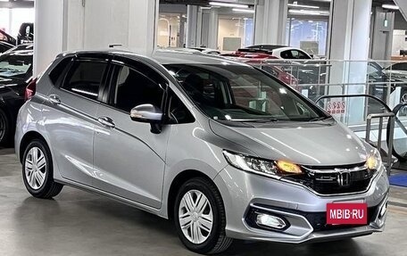 Honda Fit III, 2019 год, 1 000 000 рублей, 2 фотография