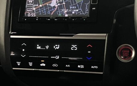 Honda Fit III, 2019 год, 1 000 000 рублей, 17 фотография