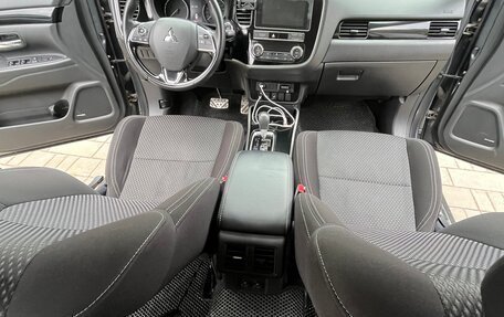 Mitsubishi Outlander III рестайлинг 3, 2019 год, 2 350 000 рублей, 8 фотография