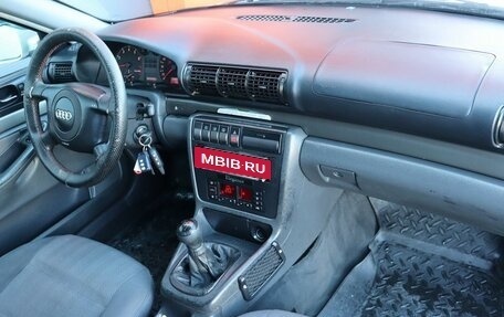 Audi A4, 1998 год, 449 000 рублей, 10 фотография