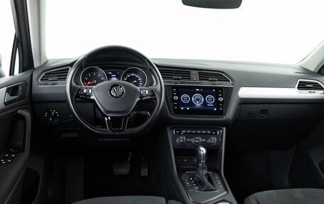 Volkswagen Tiguan II, 2017 год, 3 398 444 рублей, 7 фотография