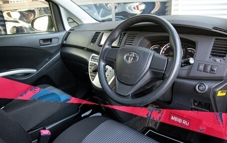 Toyota ISis I, 2017 год, 1 445 000 рублей, 13 фотография