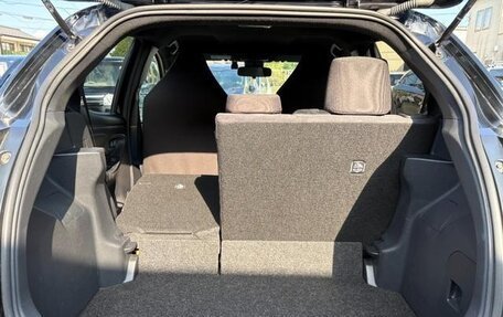 Toyota Yaris, 2022 год, 1 000 000 рублей, 31 фотография