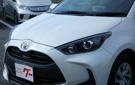 Toyota Yaris, 2022 год, 1 000 000 рублей, 4 фотография