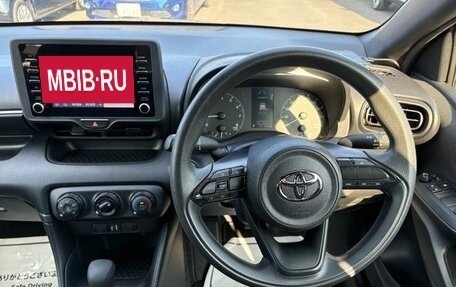 Toyota Yaris, 2022 год, 1 000 000 рублей, 37 фотография