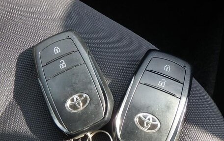 Toyota Yaris, 2022 год, 1 000 000 рублей, 30 фотография