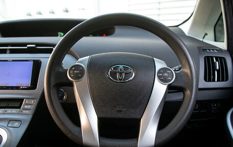 Toyota Prius, 2013 год, 1 345 000 рублей, 13 фотография