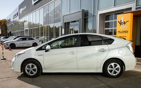 Toyota Prius, 2013 год, 1 345 000 рублей, 10 фотография