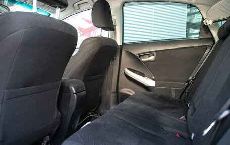 Toyota Prius, 2013 год, 1 345 000 рублей, 16 фотография