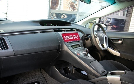 Toyota Prius, 2013 год, 1 345 000 рублей, 18 фотография