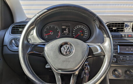 Volkswagen Polo VI (EU Market), 2015 год, 835 000 рублей, 21 фотография