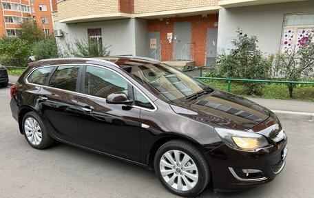 Opel Astra J, 2014 год, 845 000 рублей, 3 фотография