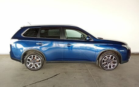 Mitsubishi Outlander III рестайлинг 3, 2014 год, 1 925 000 рублей, 8 фотография