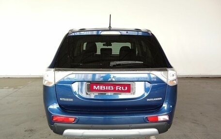 Mitsubishi Outlander III рестайлинг 3, 2014 год, 1 925 000 рублей, 5 фотография
