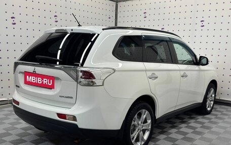 Mitsubishi Outlander III рестайлинг 3, 2012 год, 1 330 000 рублей, 3 фотография
