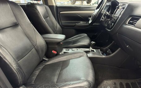 Mitsubishi Outlander III рестайлинг 3, 2012 год, 1 330 000 рублей, 14 фотография