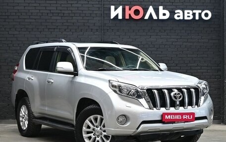 Toyota Land Cruiser Prado 150 рестайлинг 2, 2017 год, 4 780 000 рублей, 3 фотография