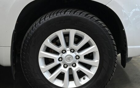 Toyota Land Cruiser Prado 150 рестайлинг 2, 2017 год, 4 780 000 рублей, 22 фотография
