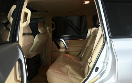 Toyota Land Cruiser Prado 150 рестайлинг 2, 2017 год, 4 780 000 рублей, 25 фотография
