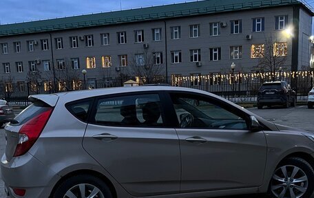 Hyundai Solaris II рестайлинг, 2011 год, 620 000 рублей, 3 фотография