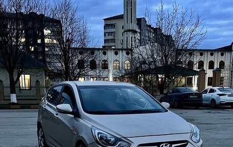 Hyundai Solaris II рестайлинг, 2011 год, 620 000 рублей, 4 фотография