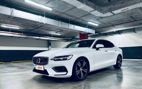 Volvo S60 III, 2019 год, 4 300 000 рублей, 2 фотография