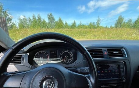 Volkswagen Jetta VI, 2011 год, 815 000 рублей, 11 фотография