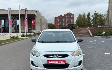 Hyundai Solaris II рестайлинг, 2014 год, 925 000 рублей, 1 фотография