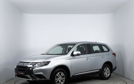 Mitsubishi Outlander III рестайлинг 3, 2021 год, 2 420 000 рублей, 1 фотография