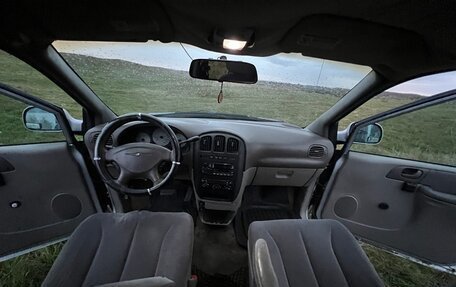 Chrysler Voyager IV, 2001 год, 225 000 рублей, 16 фотография