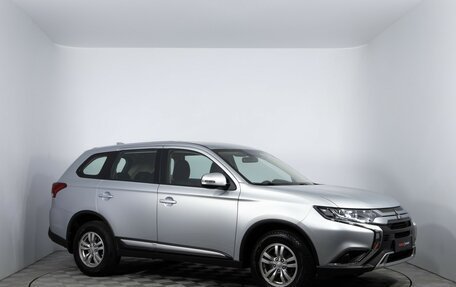 Mitsubishi Outlander III рестайлинг 3, 2021 год, 2 420 000 рублей, 3 фотография