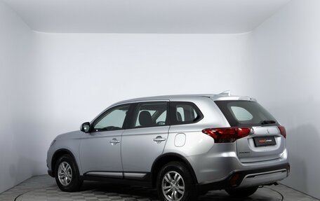 Mitsubishi Outlander III рестайлинг 3, 2021 год, 2 420 000 рублей, 8 фотография
