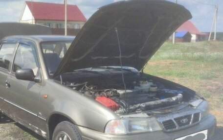 Daewoo Nexia I рестайлинг, 2003 год, 135 000 рублей, 4 фотография