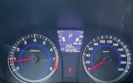 Hyundai Solaris II рестайлинг, 2012 год, 820 000 рублей, 7 фотография