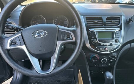 Hyundai Solaris II рестайлинг, 2012 год, 820 000 рублей, 6 фотография