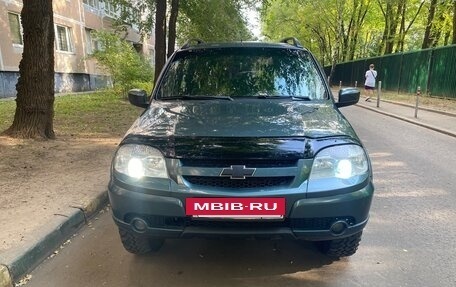 Chevrolet Niva I рестайлинг, 2013 год, 590 000 рублей, 2 фотография