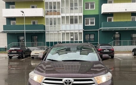 Toyota Highlander III, 2010 год, 1 635 000 рублей, 1 фотография