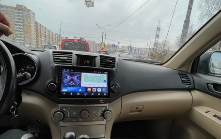 Toyota Highlander III, 2010 год, 1 635 000 рублей, 8 фотография