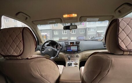 Toyota Highlander III, 2010 год, 1 635 000 рублей, 10 фотография