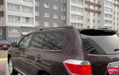 Toyota Highlander III, 2010 год, 1 635 000 рублей, 3 фотография