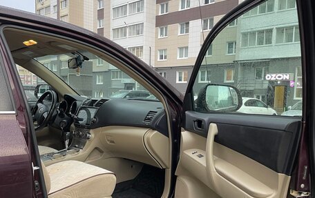 Toyota Highlander III, 2010 год, 1 635 000 рублей, 13 фотография