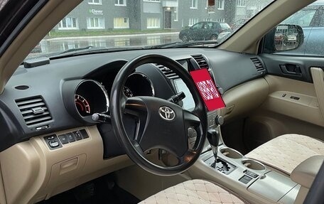 Toyota Highlander III, 2010 год, 1 635 000 рублей, 24 фотография