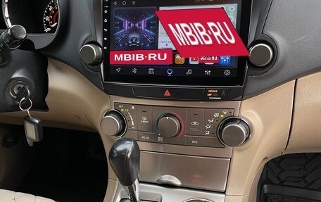 Toyota Highlander III, 2010 год, 1 635 000 рублей, 16 фотография