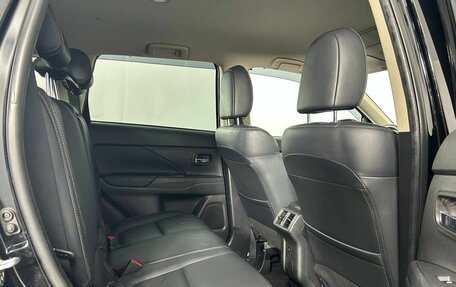 Mitsubishi Outlander III рестайлинг 3, 2018 год, 2 100 000 рублей, 13 фотография