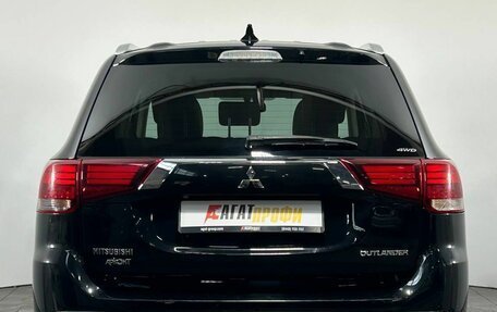 Mitsubishi Outlander III рестайлинг 3, 2018 год, 2 100 000 рублей, 6 фотография