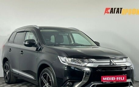 Mitsubishi Outlander III рестайлинг 3, 2018 год, 2 100 000 рублей, 3 фотография